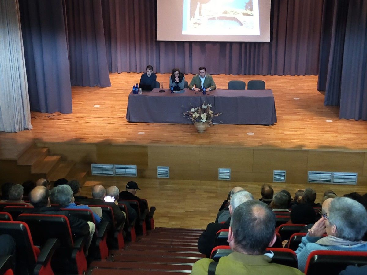Presentación do plan de abastecemento autónomo en Cerdedo-Cotobade