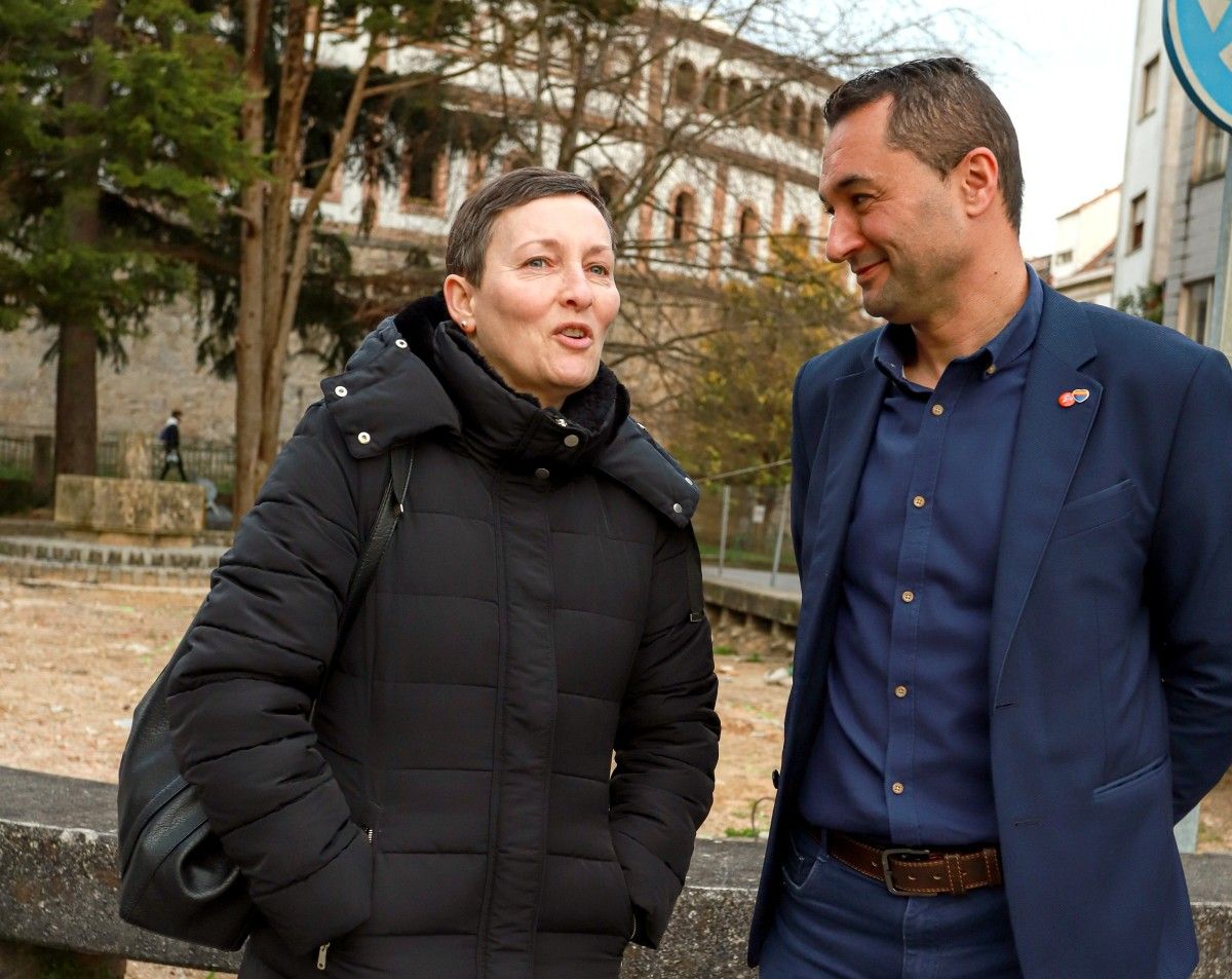 Mari Carmen Iglesias, irmá de Sonia, con David Díaz, candidato de Ciudadanos