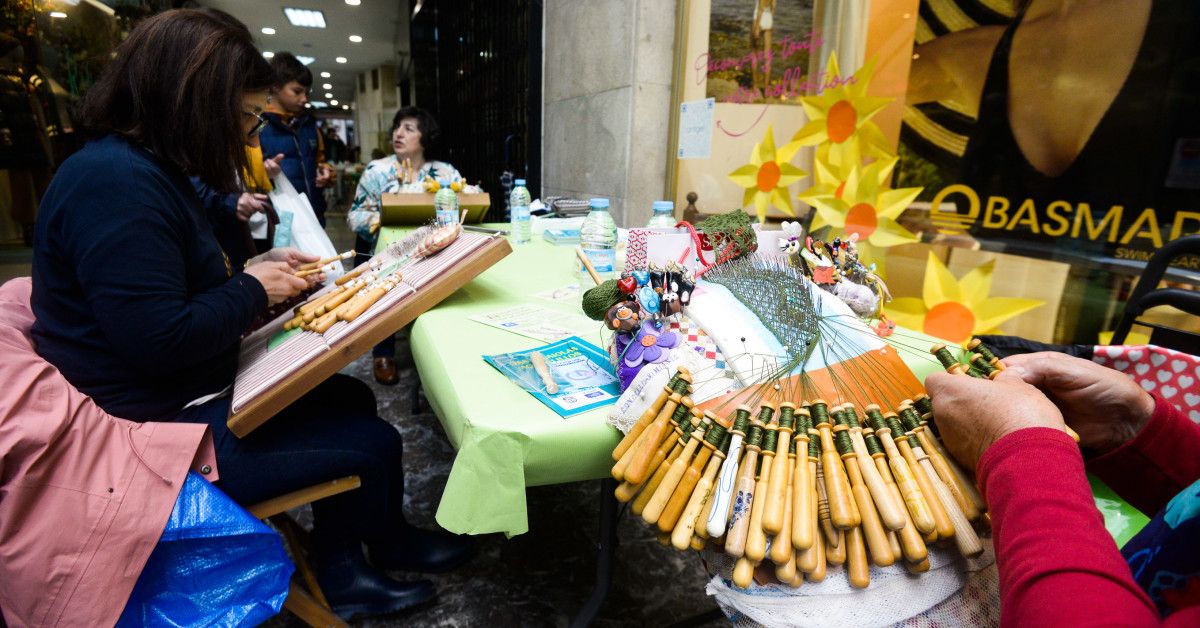 Primera Xuntanza de Palilleiras en las Galerías de la Oliva