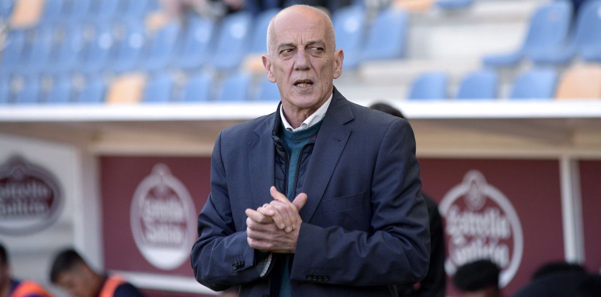 Juan Señor, no partido entre Pontevedra e Córdoba en Pasarón