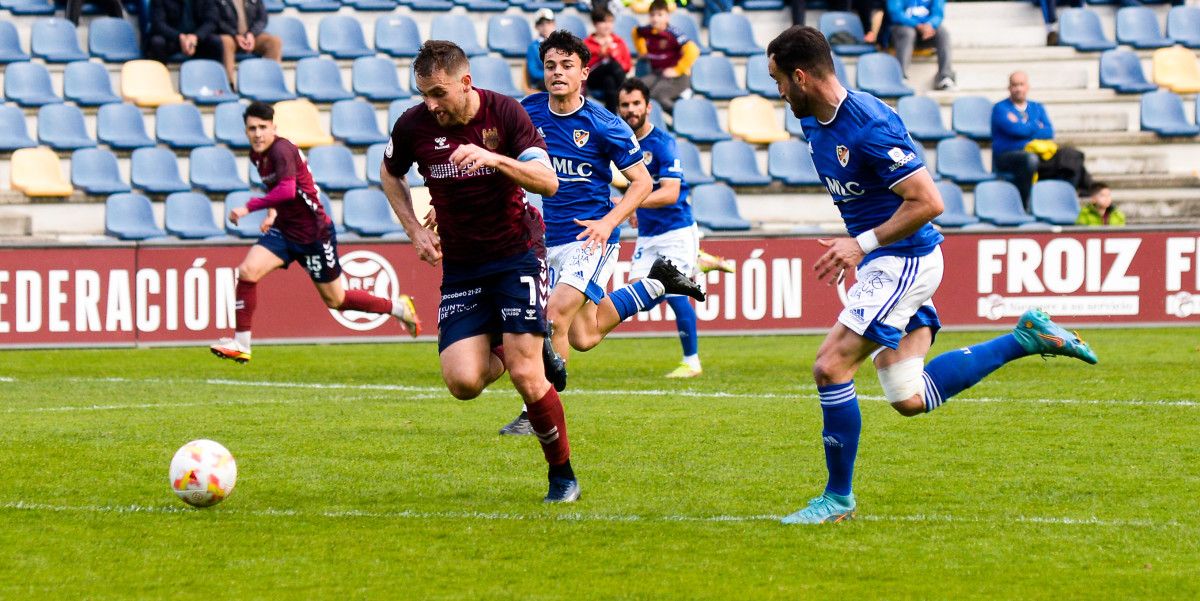 Partido de Primera RFEF entre Pontevedra CF - Linares en Pasarón