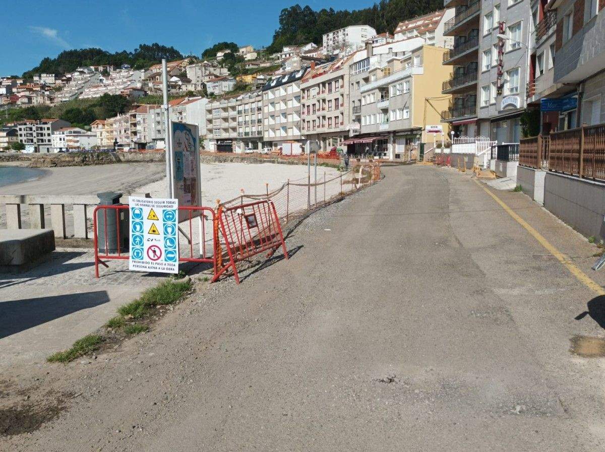 Obras na rúa Ramón Encinas