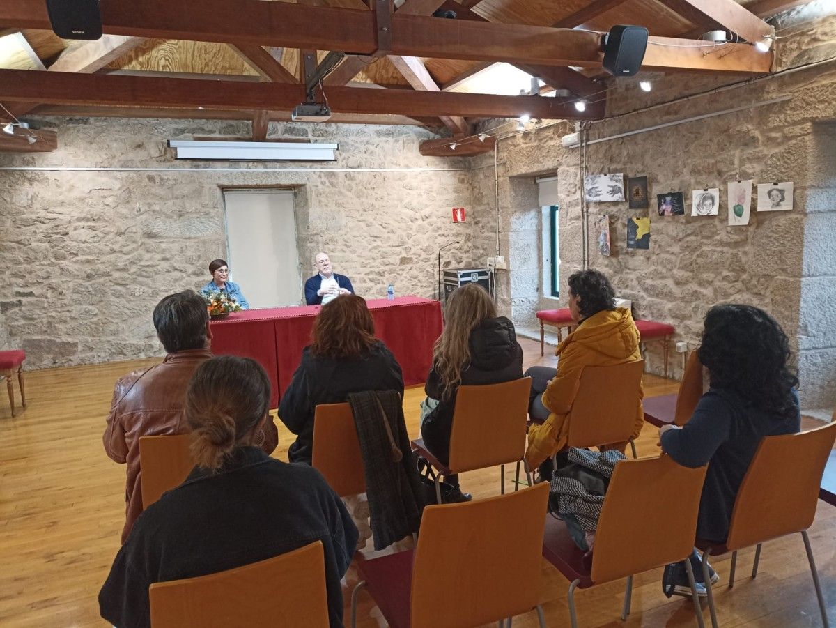 Conferencia sobre a axenda cultural Verbas en Flor