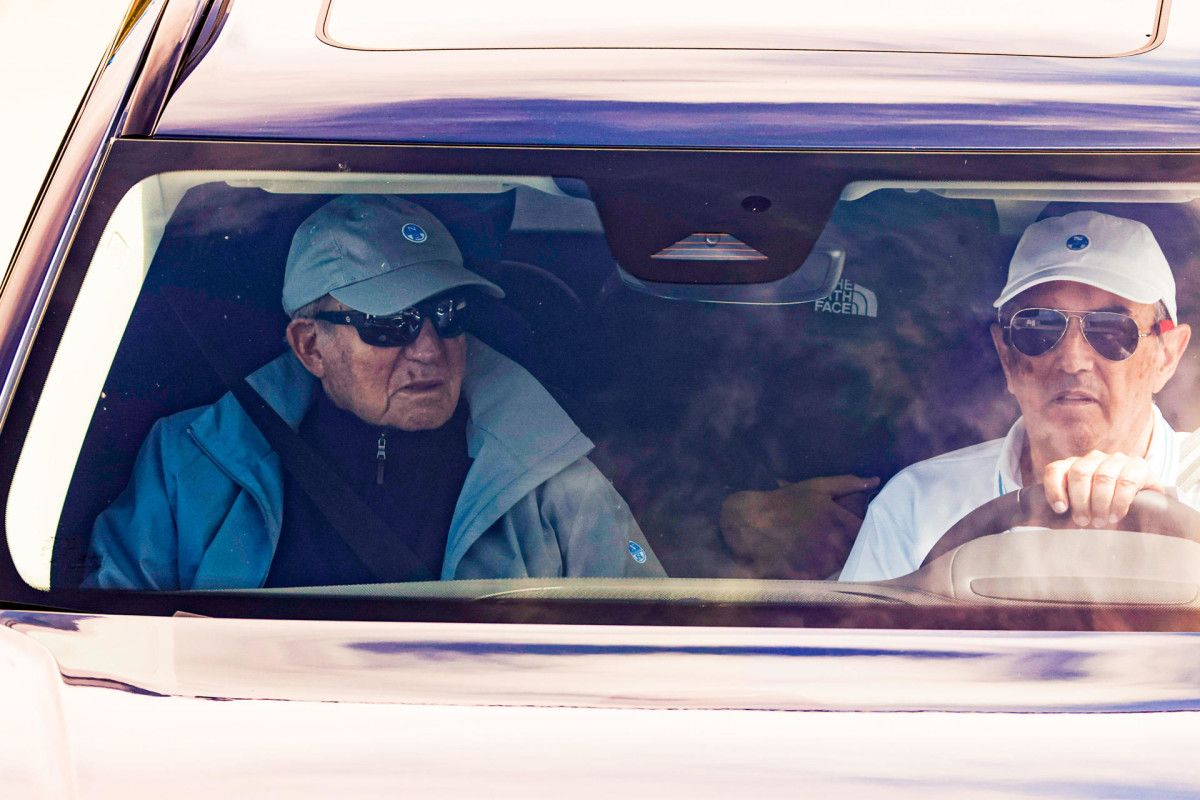 O rei emérito, no coche de Pedro Campos