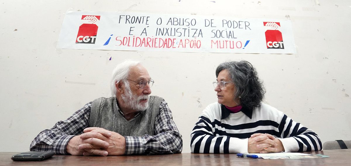 Miguel Ángel Cuña, secretario general de CGT, y Cristina Villaverde, auxiliar de Biblioteca en A Lama