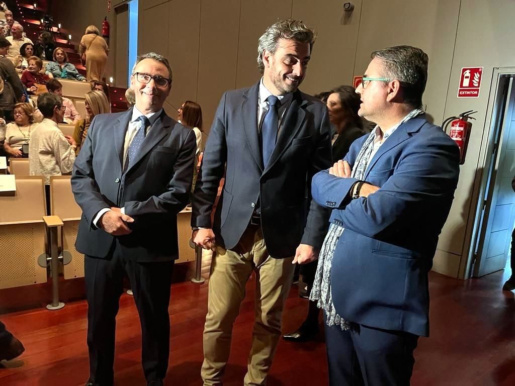 José Tronchoni, Diego Calvo e Manuel Couceiro en la gala de la Fundación Galega contra o Narcotráfico