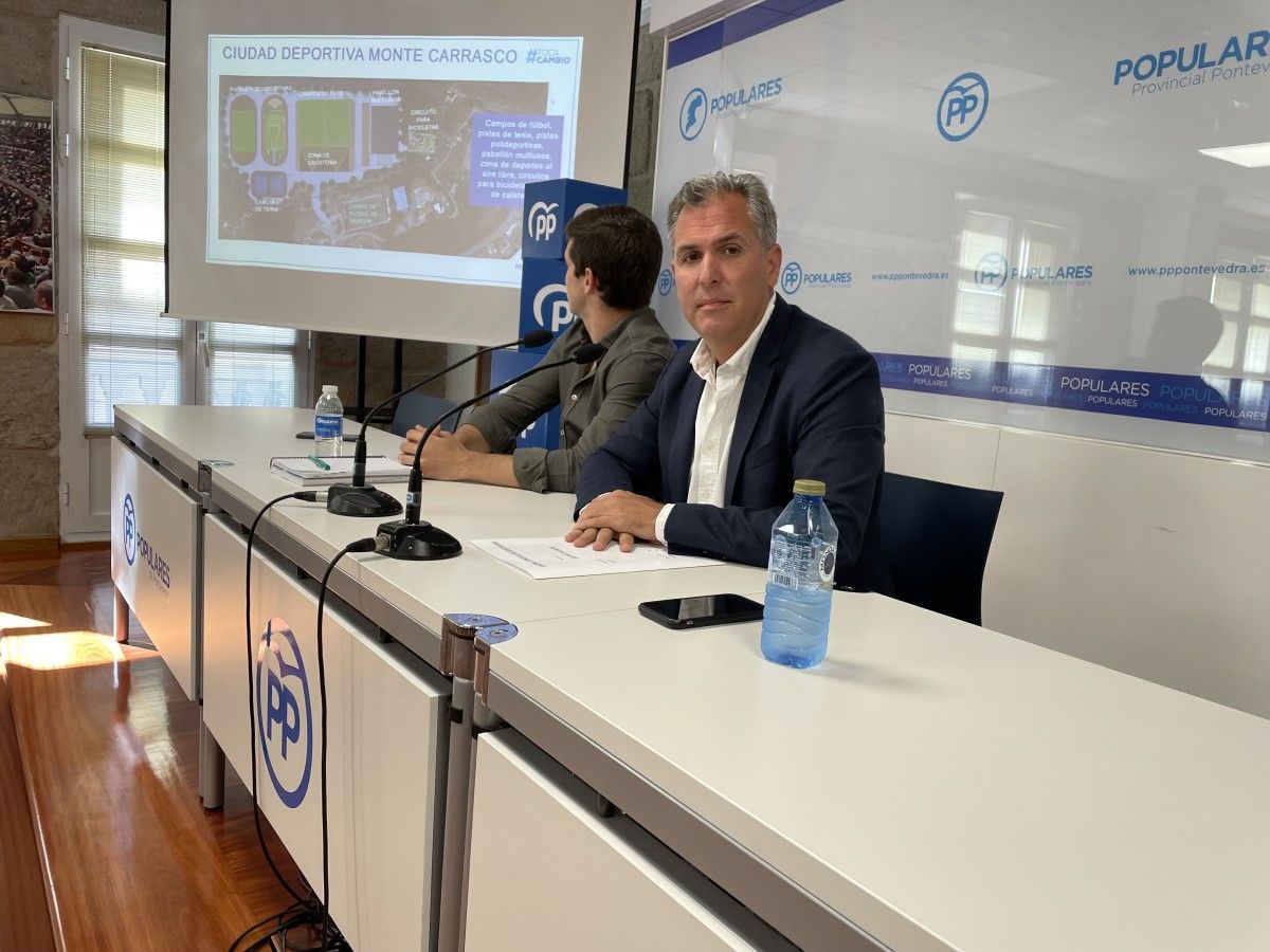 Rafa Domínguez presenta o proxecto do PP para construir unha cidade deportiva en Monte Carrasco