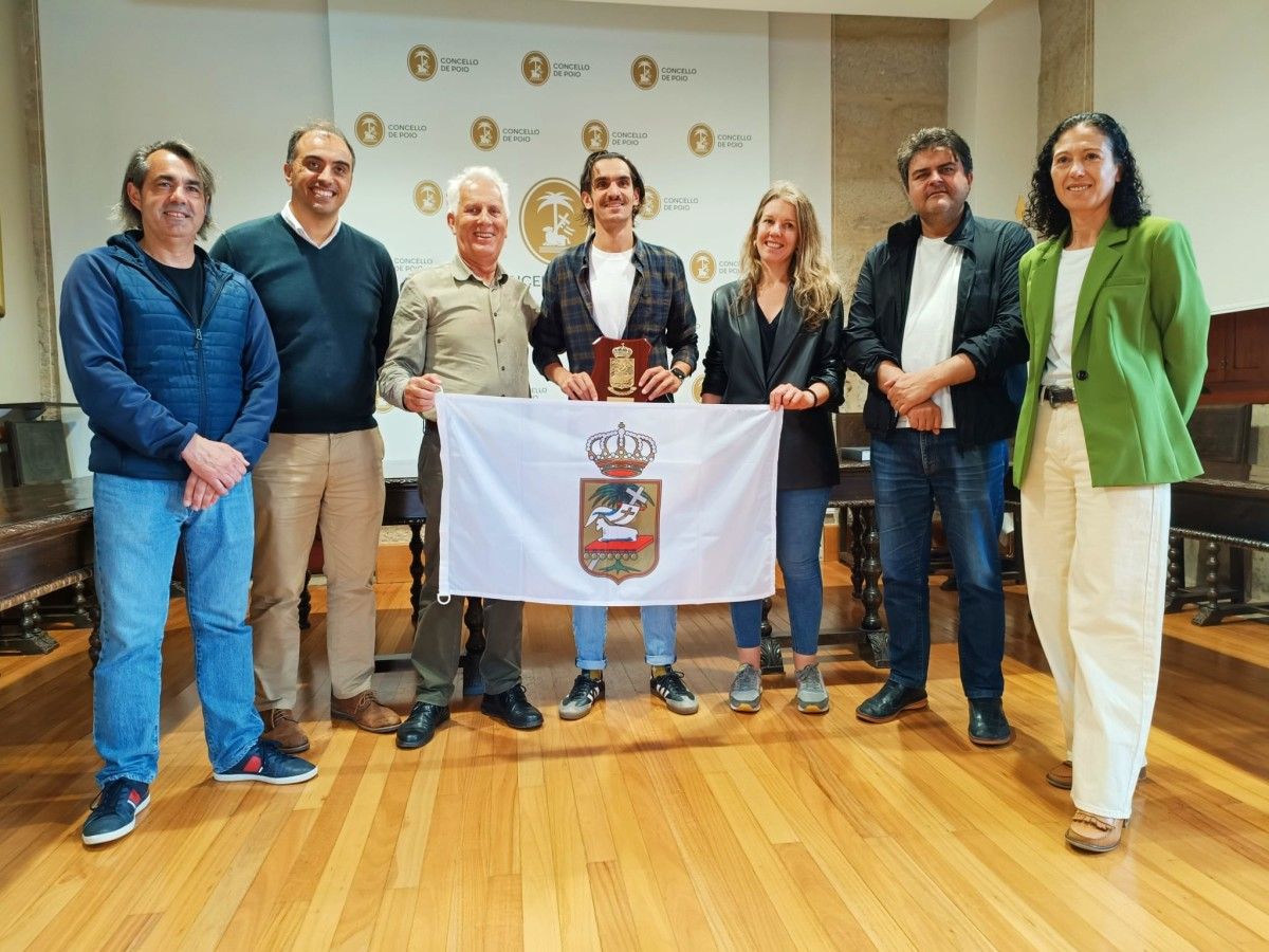 Recepción do Concello de Poio a Cristian Fernández tras proclamarse campión mundial de acuatlón