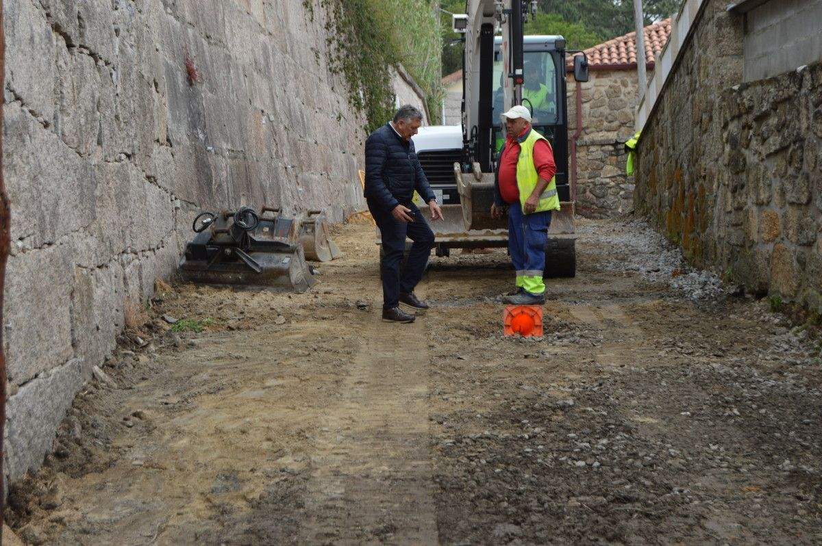 Obras en Camiño da Fontiña 