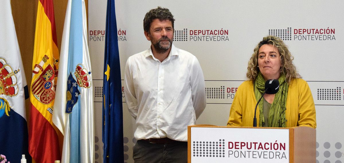 Carlos Taboada de 'Polo correo do vento' e a deputada María Ortega