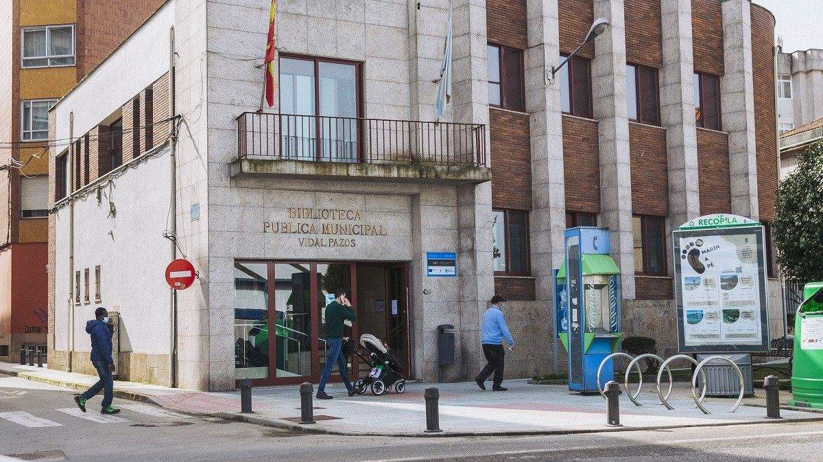 Biblioteca pública Vidal Pazos, en Marín