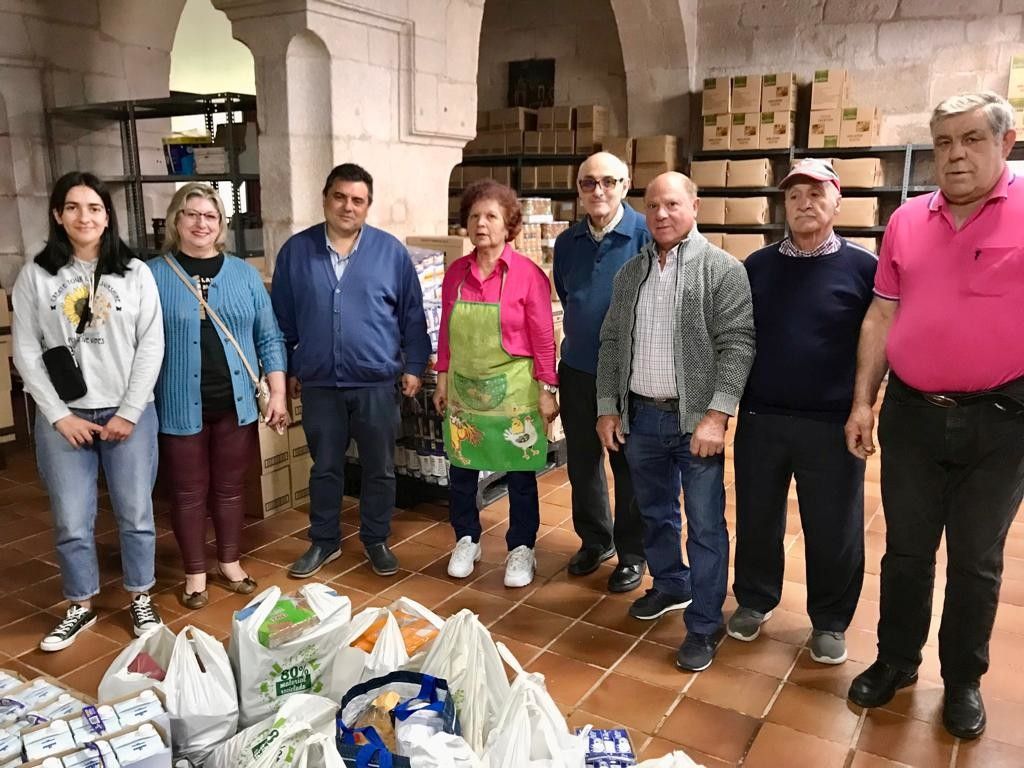 A Asociación cultural de Forzáns entrega dúas toneladas de alimentos ao Comedor Social