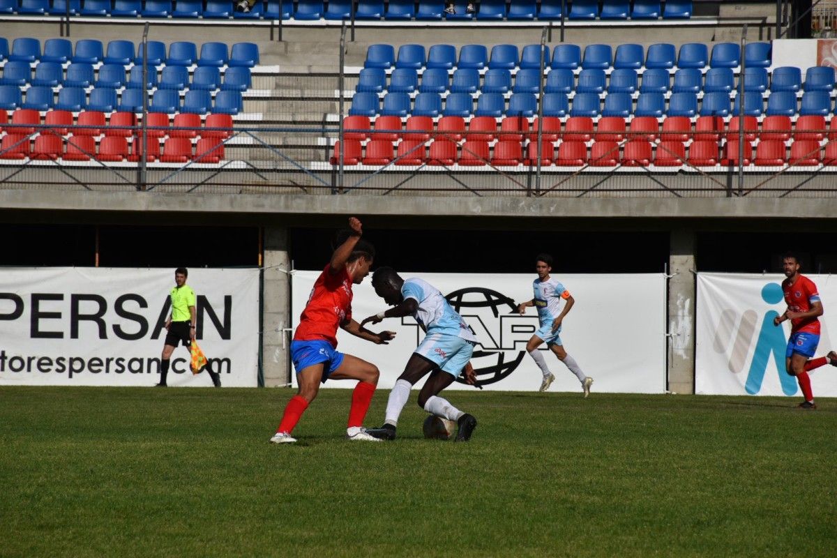 Eliminatoria de ascenso entre UD Ourense e Arosa no Couto