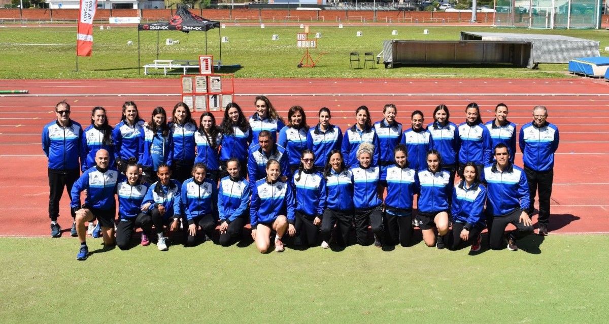 Equipo feminino da Gimnástica na primeira xornada de liga en Vigo