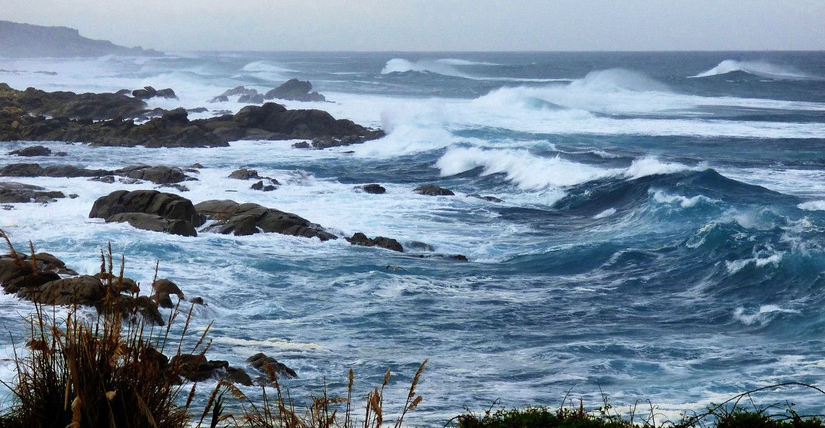 Temporal en el mar (archivo)