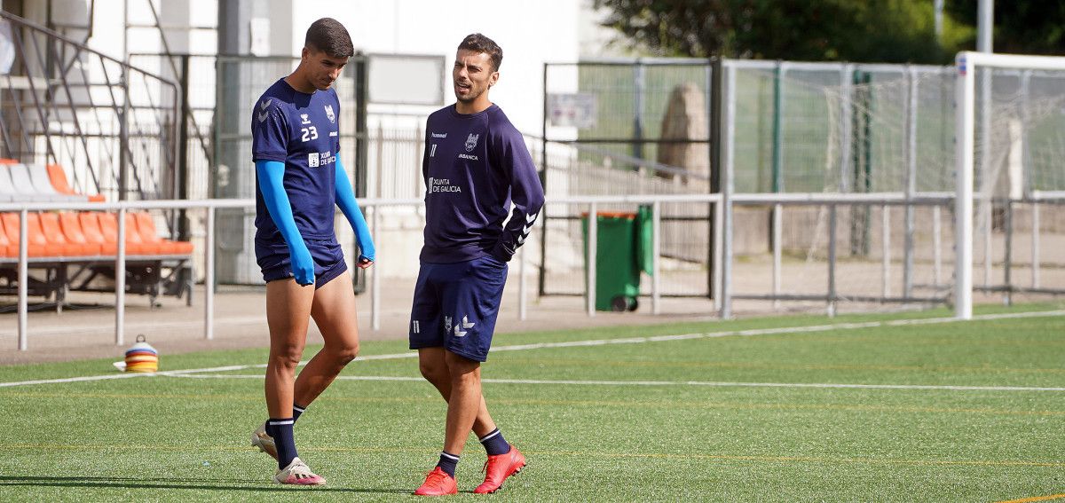 Gonzalo Bueno, nun adestramento do Pontevedra na Xunqueira