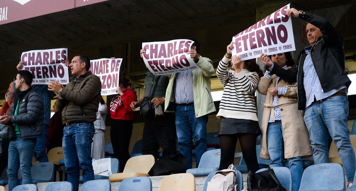 Homenaje a Charles en el partido de Primera RFEF entre Pontevedra y Unionistas de Salamanca