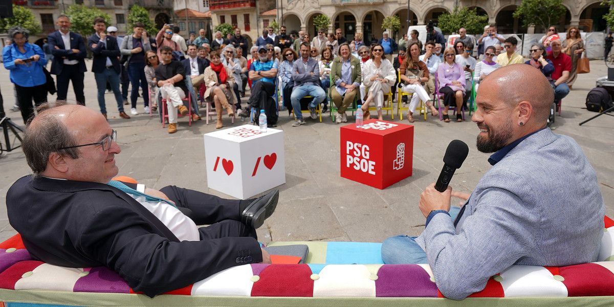 O ministro de Cultura e Deporte, Miquel Iceta, participa nun acto de campaña electoral de Iván Puentes