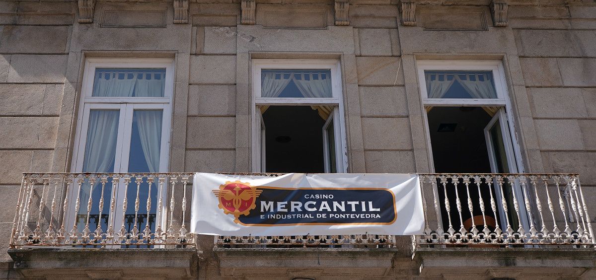 Sede do Casino Mercantil de Pontevedra na praza de Curros Enríquez
