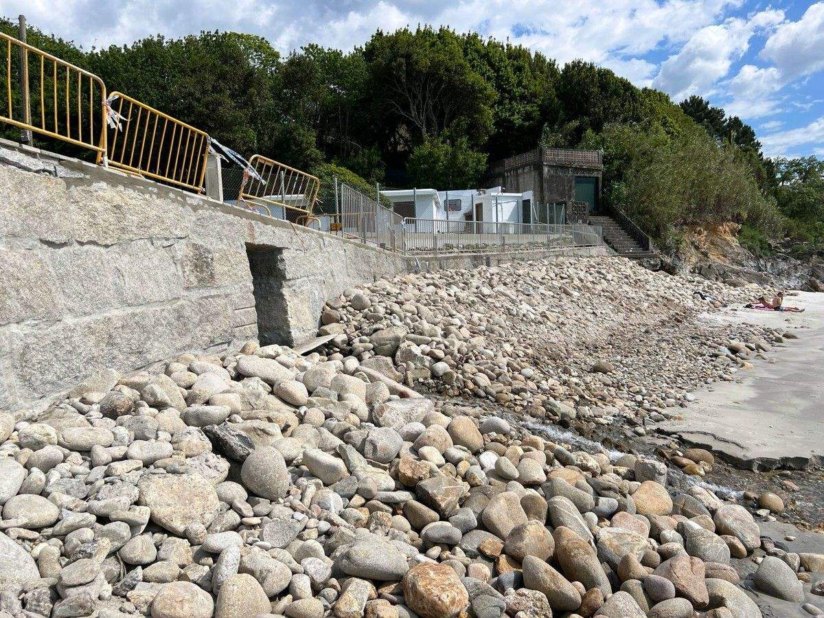 Obras no muro da Praia do Santo