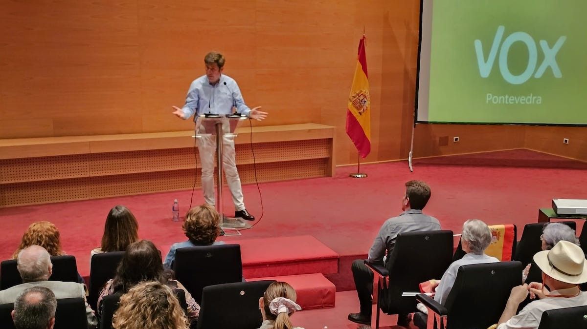 Acto de peche de campaña de Vox en Pontevedra