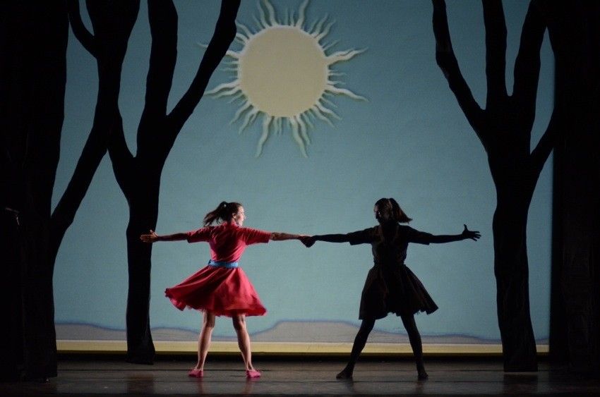 Una de las escenas de "Malasombra", el espectáculo de Au Ments Dansa-Teatre
