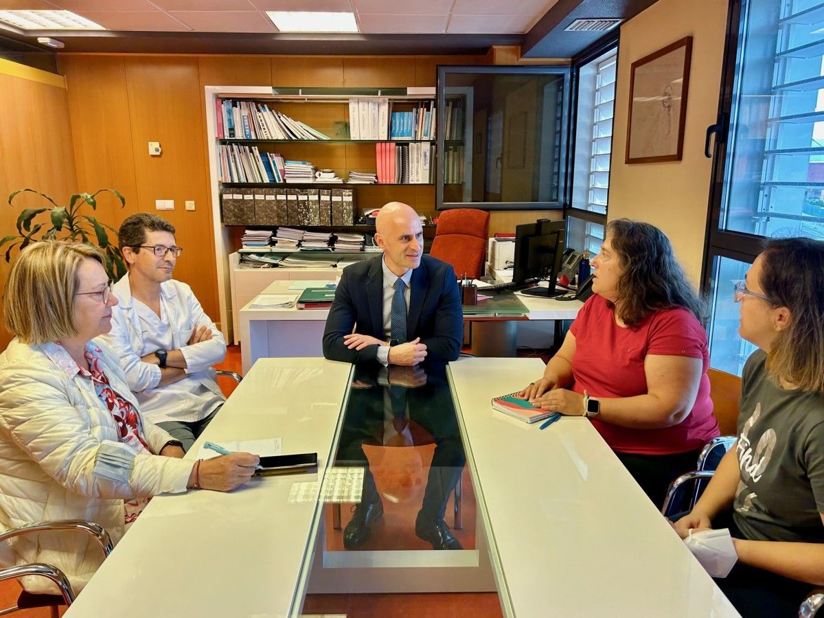 Reunión do xerente con representantes de Anedia