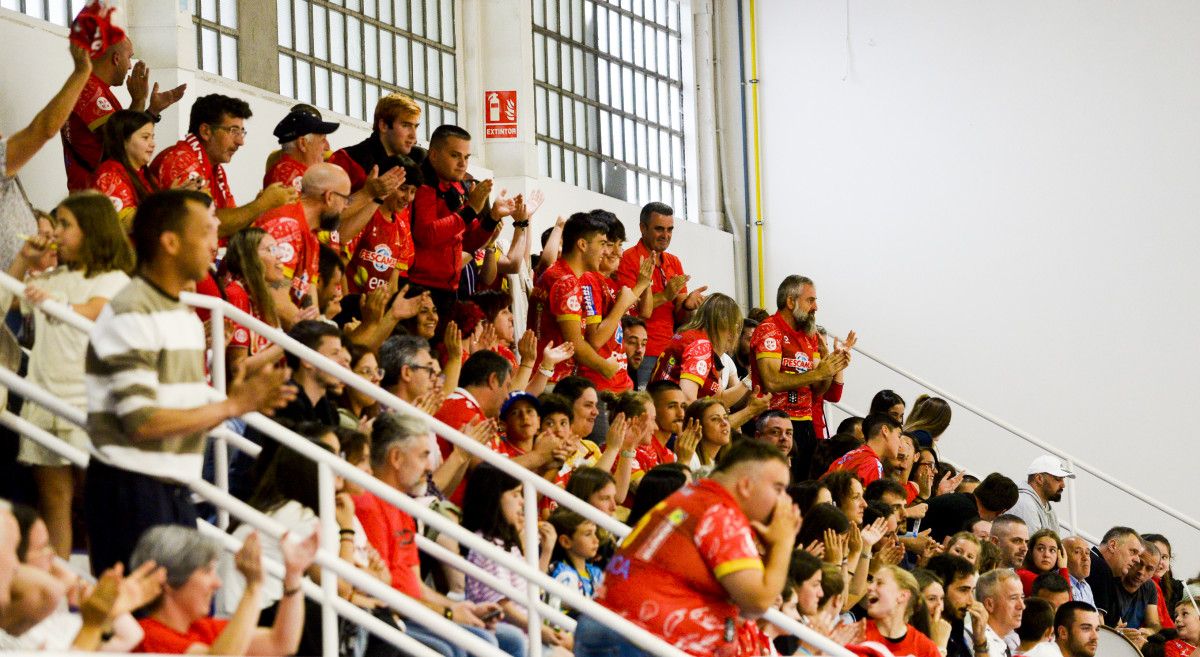 Bancada da Seca no partido de liga entre Poio Pescamar e Burela