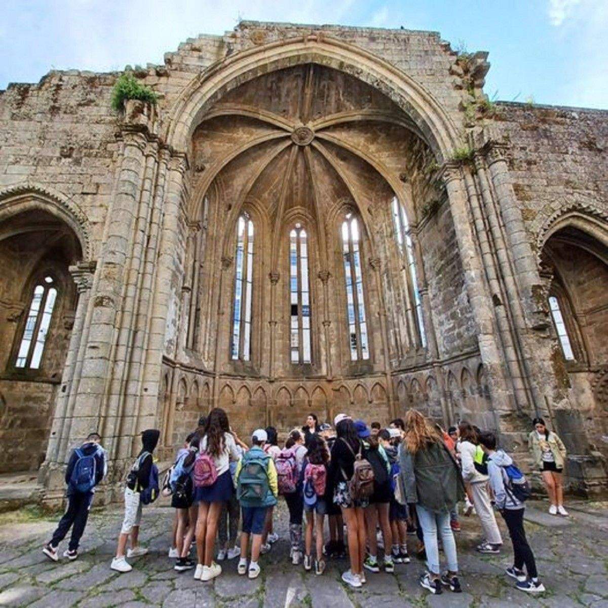 Visita escolar ás Ruinas de San Domingos