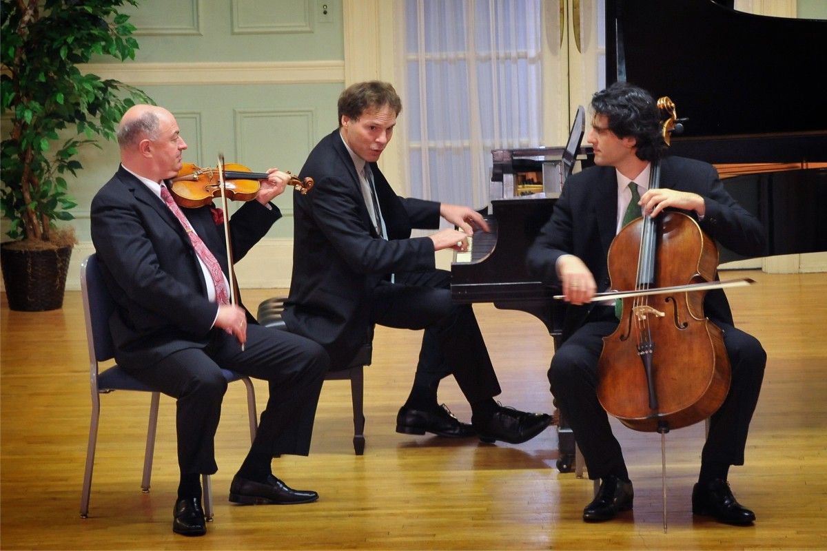The Tempest Trío, en uno de sus conciertos