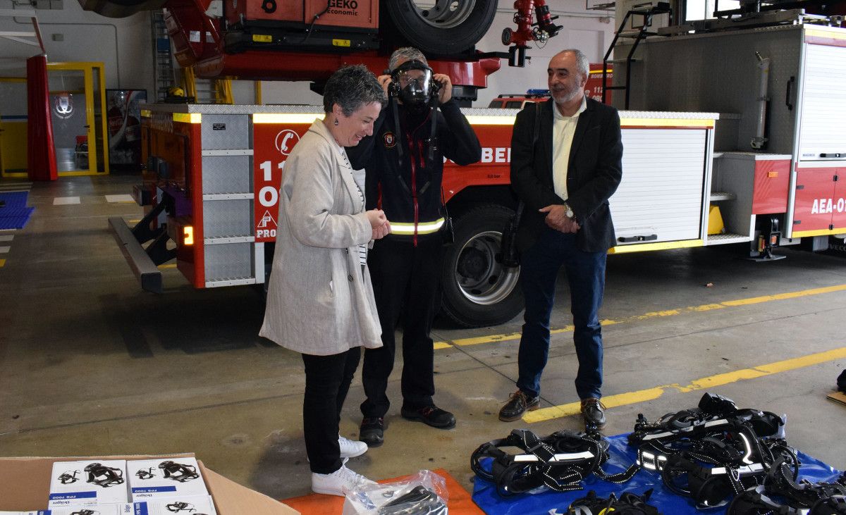 Recepción de los nuevos equipos para el Parque de Bomberos de Pontevedra