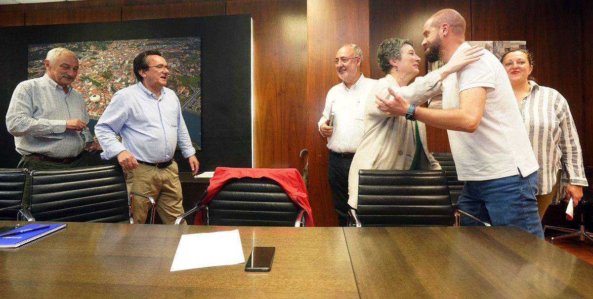 Primera reunión entre BNG y PSOE para negociar el pacto de gobierno en Pontevedra