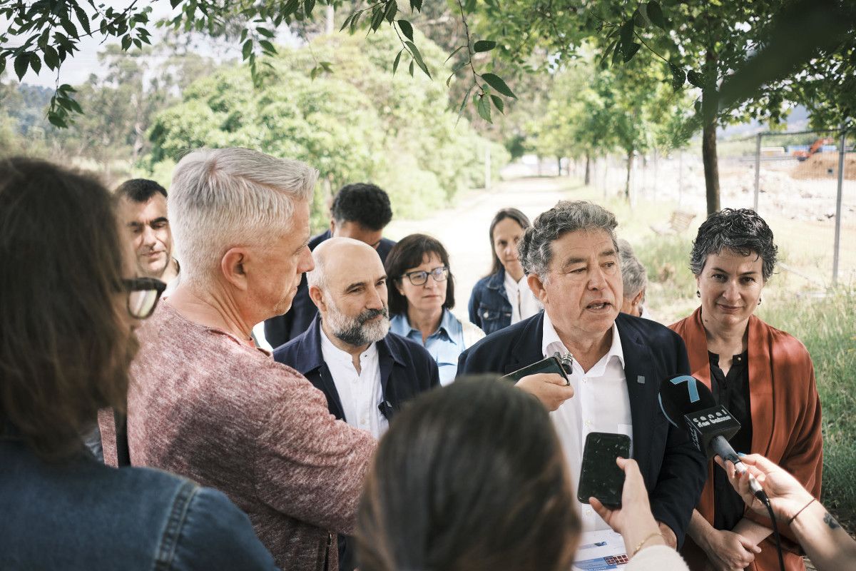 Néstor Rego, Miguel Anxo Fernández Lores y Eva Vilaverde en A Xunqueira de Alba