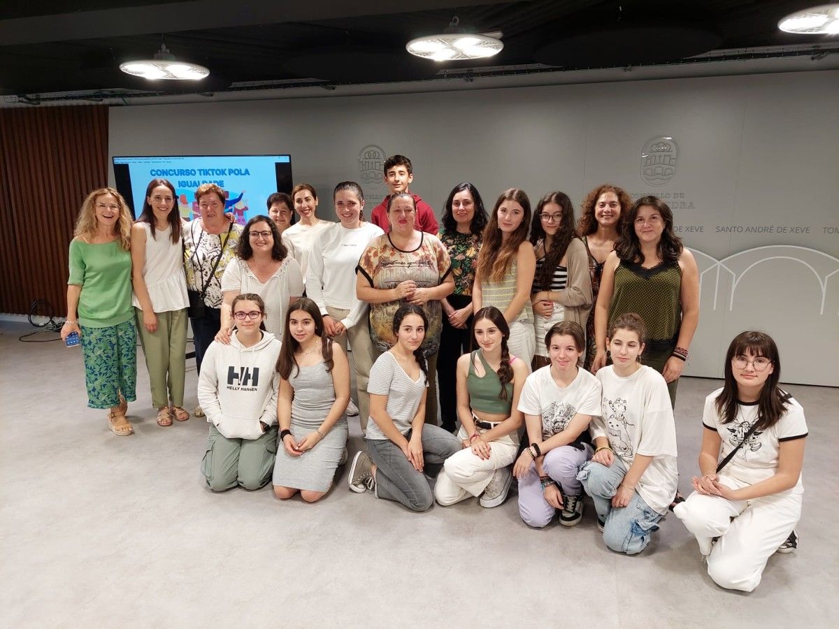 Entrega de premios del concurso de Tik Tok organizado por el Concello de Pontevedra