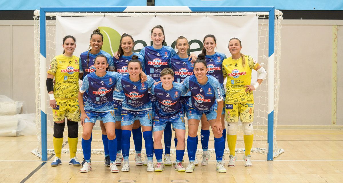 Sandra Buzón (arriba dereita), no partido entre Marín Futsal e Poio Pescamar na Raña