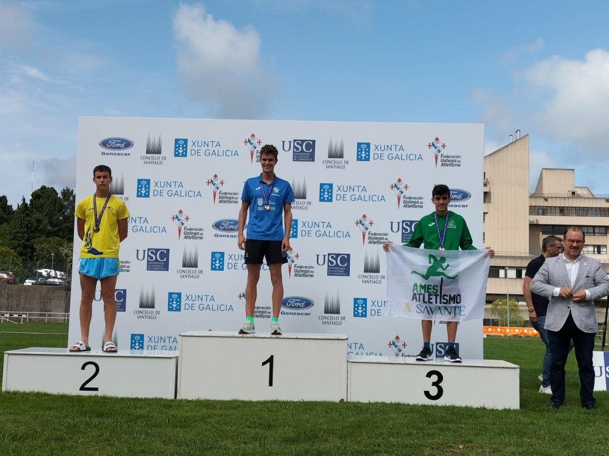 Dani Chamosa, no podio do Campionato Galego Absoluto