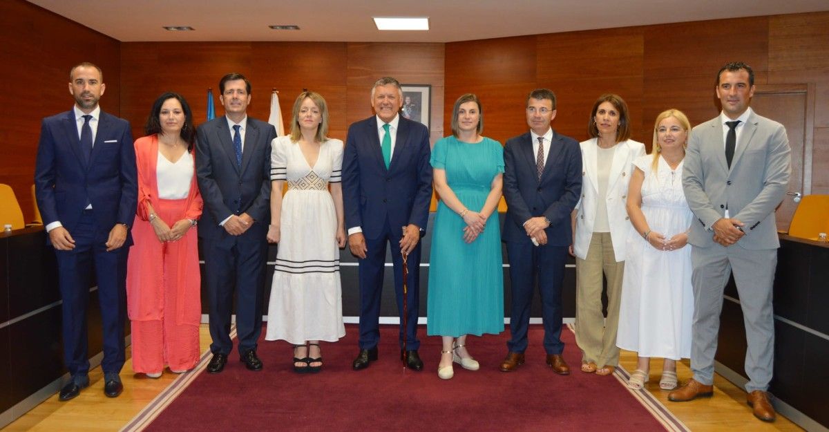Los miembros de Gobierno local de Sanxenxo