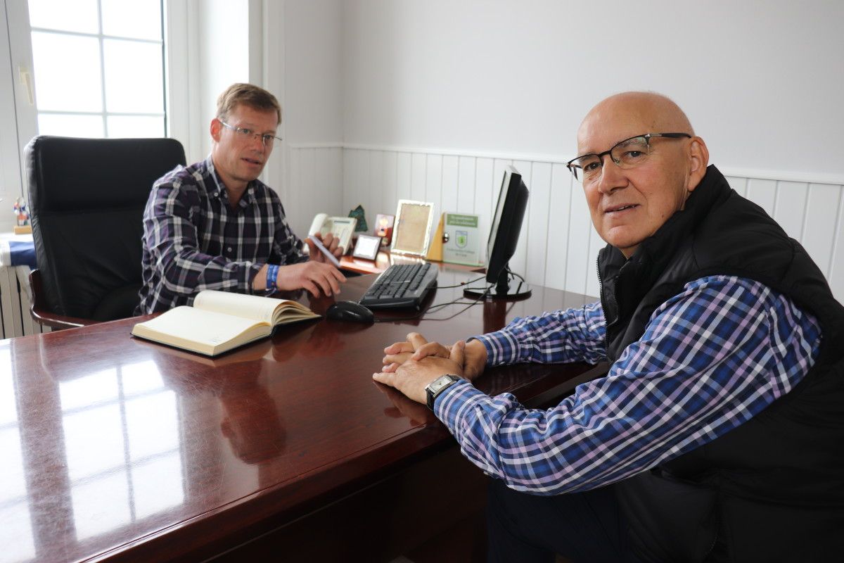 Primeiro día na alcaldía de David Carrera, acompañado polo tenente de alcalde, Jorge Canda