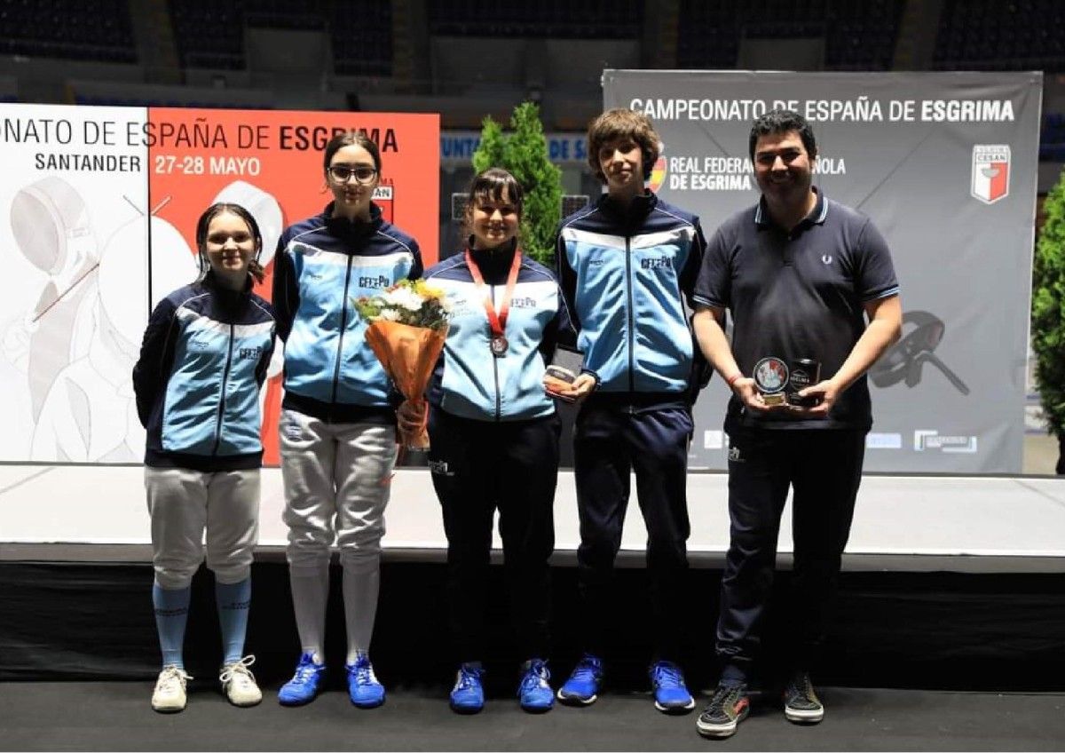 Deportistas da Escola Hungaresa no Campionato de España Cadete de Esgrima en Santander