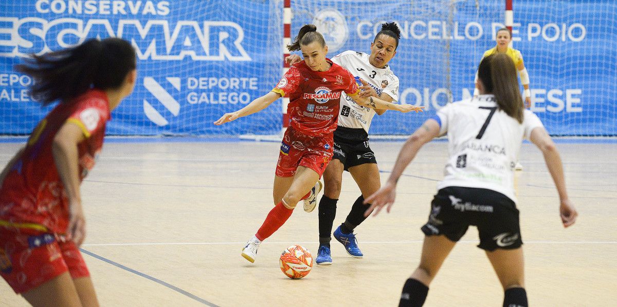 Anna Escribano, no partido de liga entre Poio Pescamar e Burela na Seca