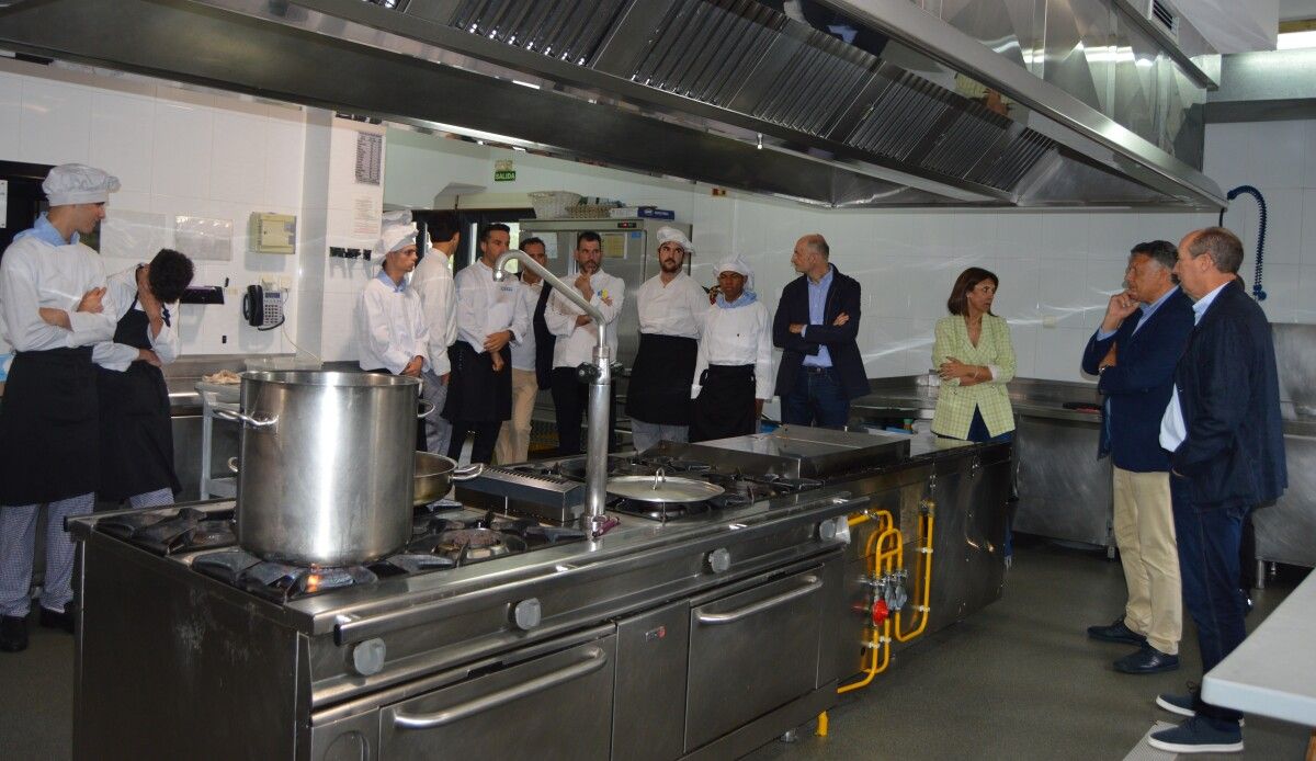 Alumnado do primeiro curso da FP dual de cociña e restauración