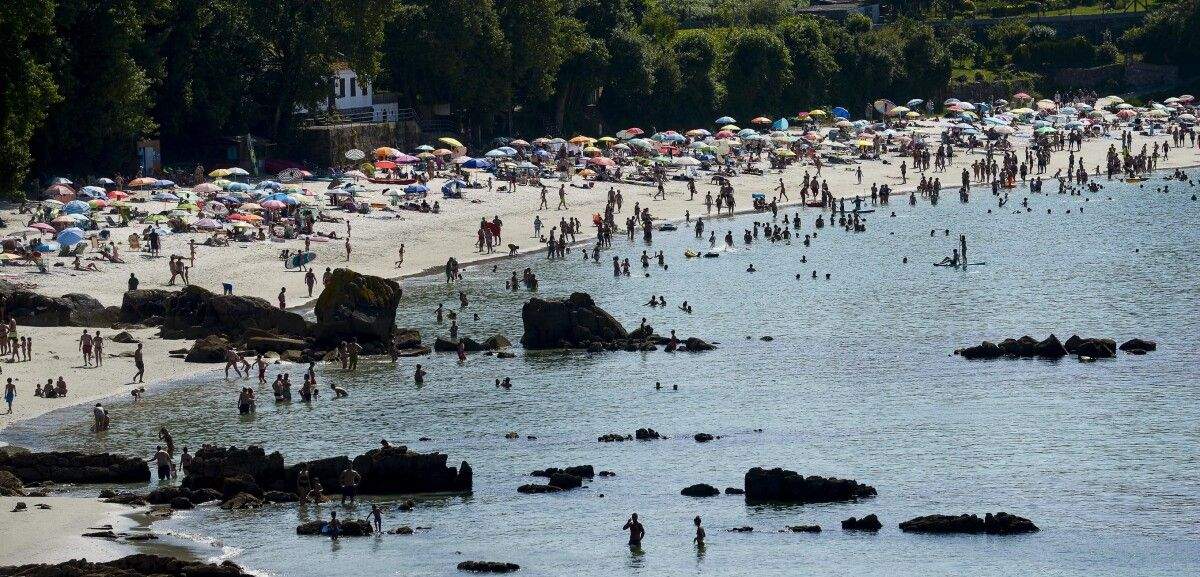 Lleno en las playas coincidiendo con el primer fin de semana de verano