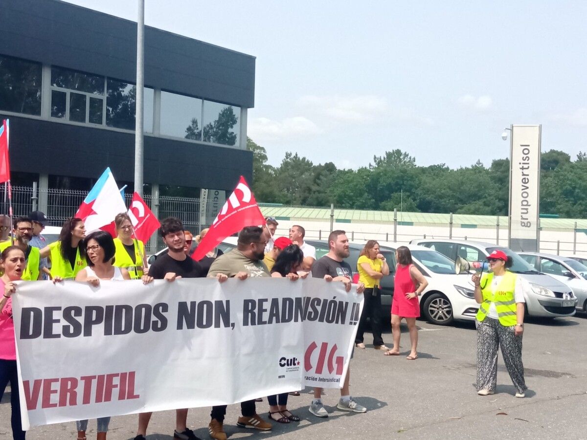 Protesta polos despedimentos en Vertifil