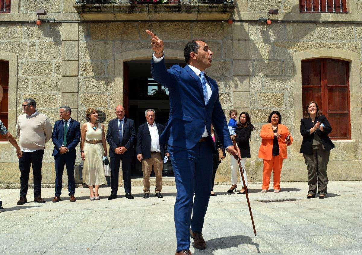Ángel Moldes é investido novo alcalde de Poio