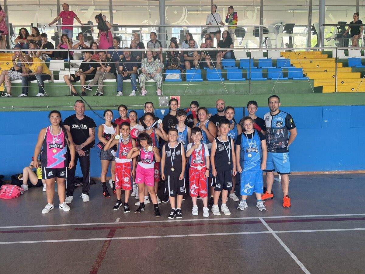 A base do Team Thunder no Campionato Galego de formas de boxeo