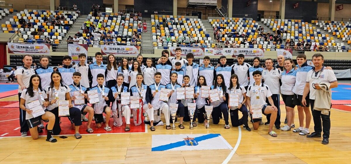 Selección galega júnior de taekwondo que participou no campionato de España