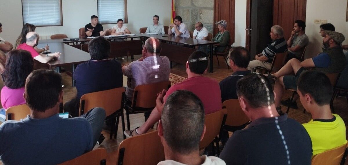 Reunión do alcalde coas comunidades de montes