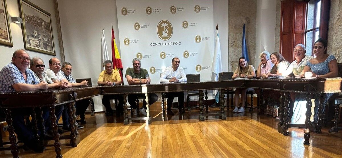 Reunión para hablar del Centro Social de Arén, en Samieira