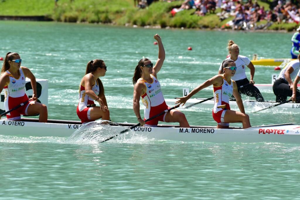 Claudia Couto, Antía Otero, Valeria Oliveira e María Moreno