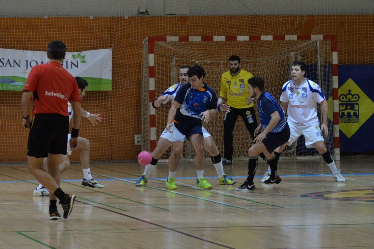 Partido entre Cisne e Bueu Atlético no CGTD